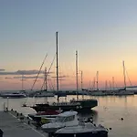 Helen & Friends 3 Bedrooms Apartment *