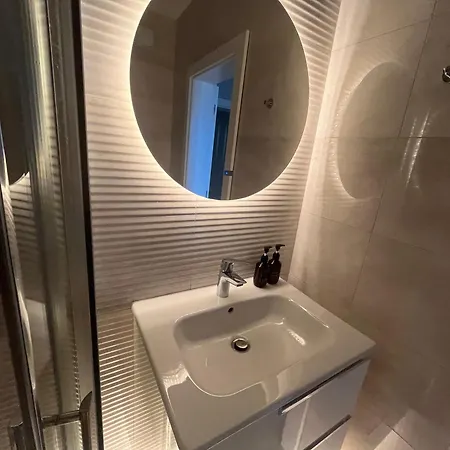Апартаменты Helen & Friends 3-Bedrooms Seaview Apartment