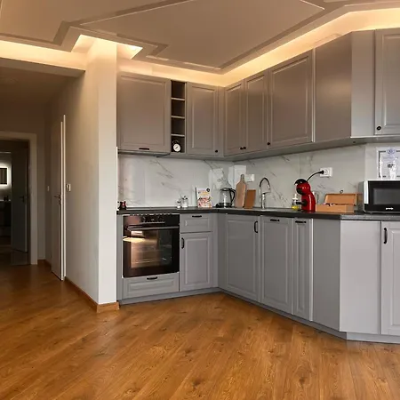 Helen & Friends 3-Bedrooms Seaview Apartment Апартаменты *