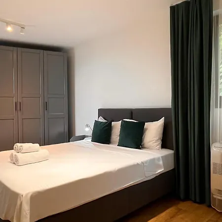 Апартаменты Helen & Friends 3-Bedrooms Seaview Apartment