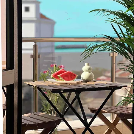 Helen & Friends 3-Bedrooms Seaview Apartment *