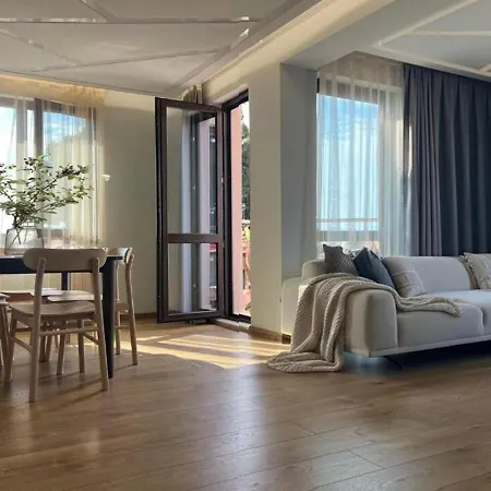Helen & Friends 3-Bedrooms Seaview Apartment Апартаменты