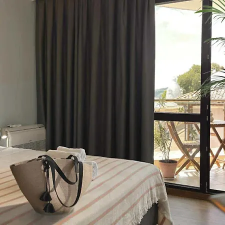 Апартаменты Helen & Friends 3-Bedrooms Seaview Apartment Балчик