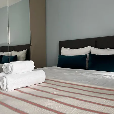 Helen & Friends 3-Bedrooms Seaview Apartment Апартаменты Балчик