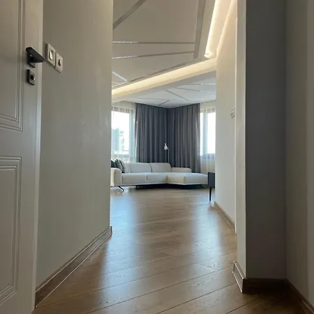 Апартаменты Helen & Friends 3-Bedrooms Seaview Apartment *