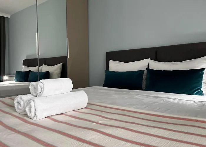 Helen & Friends 3 Bedrooms Apartment Balchik