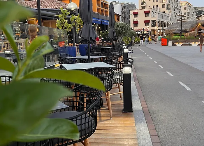 Helen & Friends 3 Bedrooms Apartment Balchik