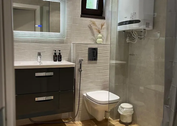 Helen & Friends 3 Bedrooms *